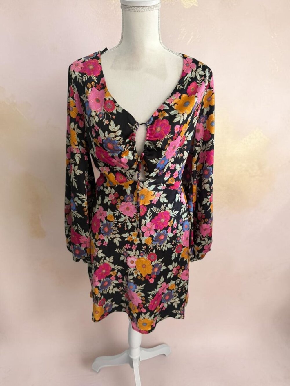 MINKPINK Floral Long Sleeve Cutout Dress Sz L NEW NWT